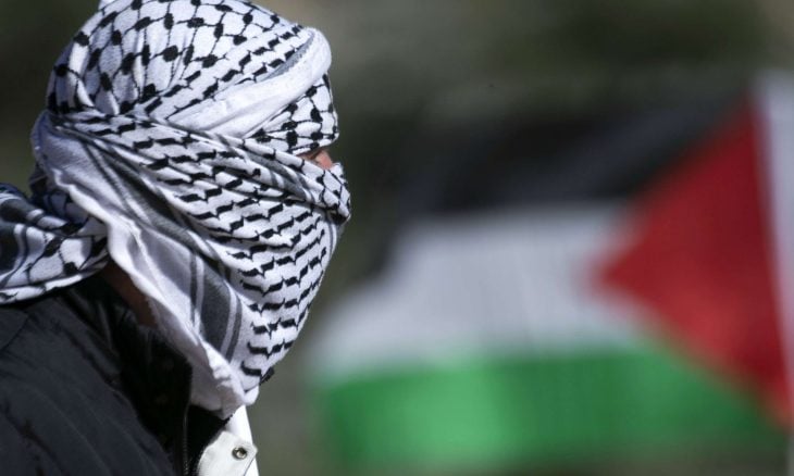 زيادة غير مسبوقة في مبيعات الكوفية الفلسطينية في الولايات المتحدة