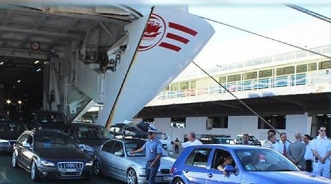 وزيرة المالية تكشف: امتيازات جبائية تكلف الدولة 1700 مليون دينار للتونسيين المقيمين بالخارج