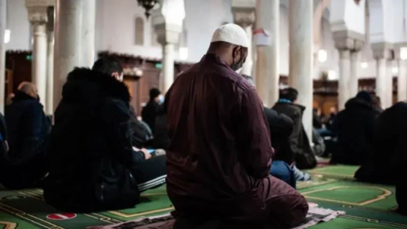 فضيحة في فرنسا: تحقيق سري يستهدف المسلمين وينقل معلوماتهم إلى إسرائيل