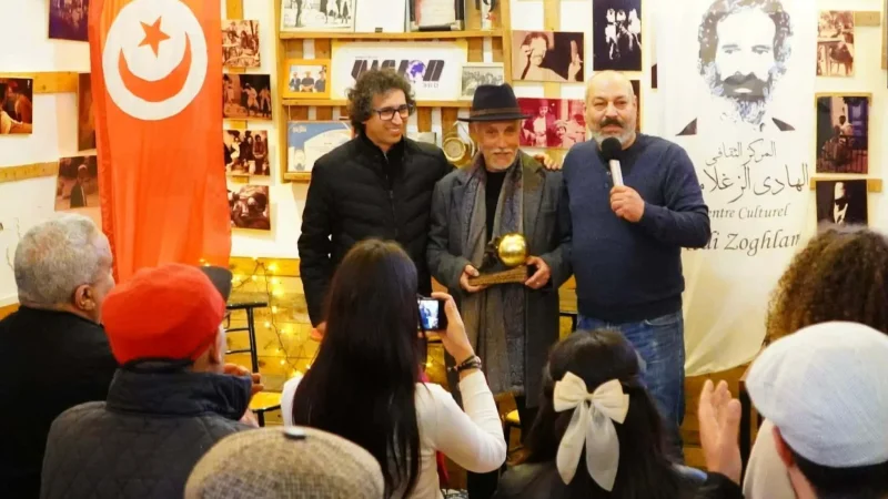 تتويج مسيرة استثنائية: الفنّان البحري الرحّالي يحصد جائزة "بدائل للإبداع الفنّي"