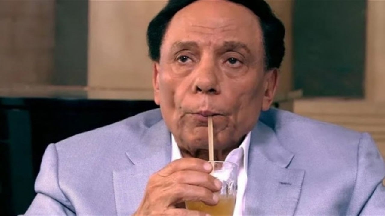 غياب عادل إمام عن جنازة شقيقته يثير موجة جديدة من التساؤلات حول صحته