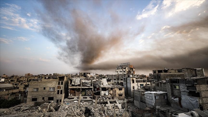 تصعيد إسرائيلي جديد في غزة: غارات جوية وقصف مدفعي رغم اتفاق وقف إطلاق النار