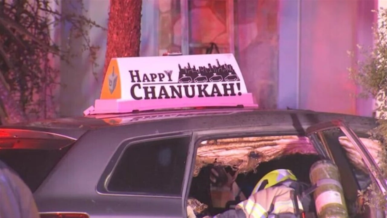 هجوم بمولوتوف يستهدف سيارة تحمل لافتة «عيد حانوكا سعيد» في ملبورن