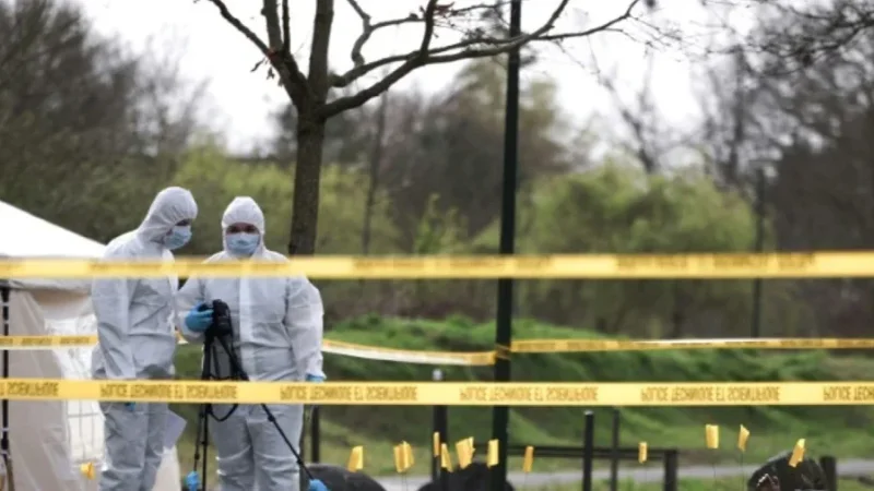 جريمة تهزّ الجالية التونسية بفرنسا: طبيب يُدفن في حديقة منزله… والقاتل ابنه