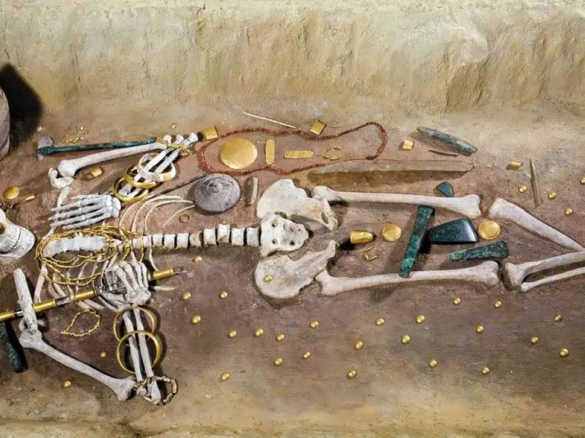 ذهب ما قبل التاريخ يفجّر مفاجأة كبرى: أقدم كنوز العالم تكشف ولادة السلطة في أوروبا