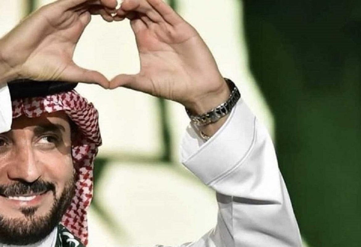 سعوديات يلاحقن ماجد المهندس وهو يركض هربا منهن!