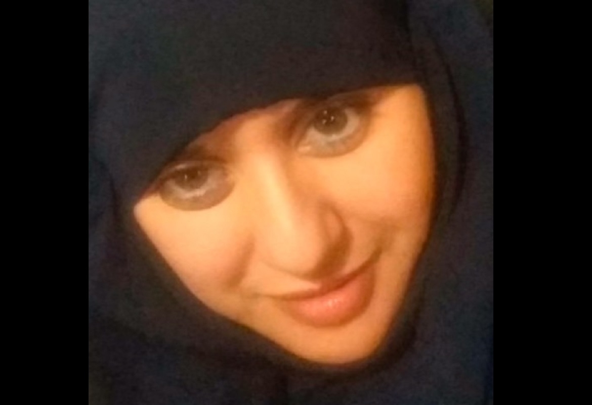 نجمة الفوازير المعتزلة عائدة بوبكر ترتدي اللباس الشرعي