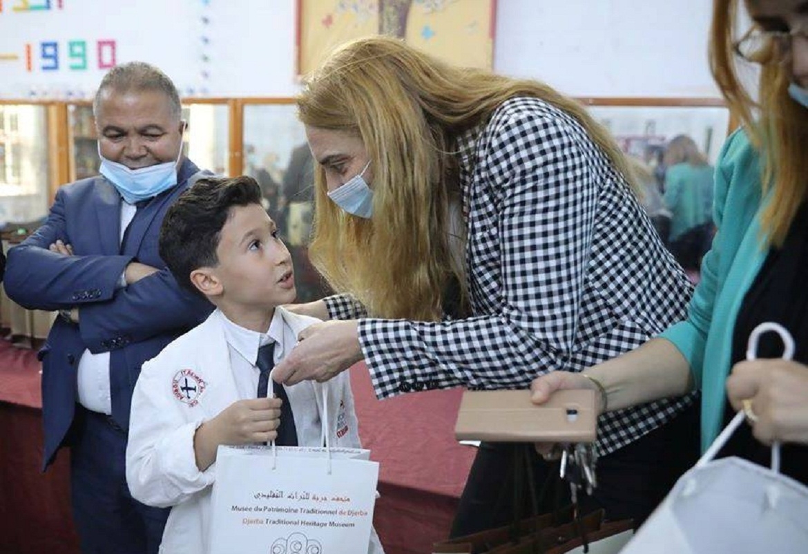 بنزرت: انطلاق توزيع "المحفظات الثقافية" بقطاع المكتبات العمومية