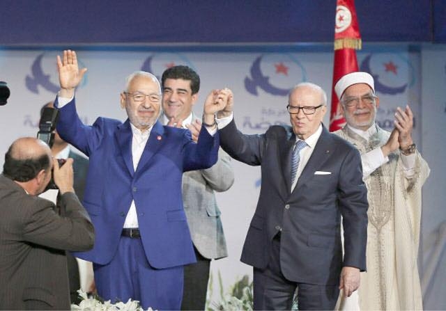 راشد الغنوشي يلمّح إلى تحالف بين النهضة والنداء في البلديات