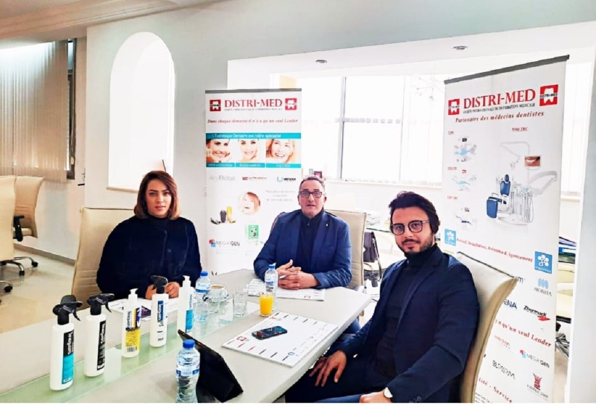 اجتماع سفيرة المنظمة الاروبية للتنمية والسلام بالمملكة المتحدة الدكتورة صفاء حبيبي مع أصحاب شركات مواد طبية