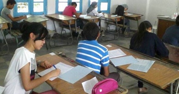 دراسة: 25 بالمائة من التلاميذ يعتبرون ان طريقة تقديم الدروس ومعاملة المدرسين لهم تؤثر على تحصيلهم العلمي