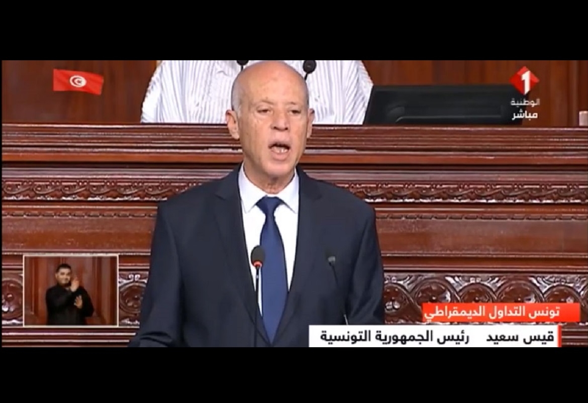 الرئيس قيس سعيّد : رصاصة إرهابي ستُواجه بوابل من الرصاص، لا مجال للتسامح مع الفساد وسأكون ضامنا للحقوق والحريات