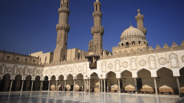 الأزهر: نرفض محاولات إيران لتسييس الحج