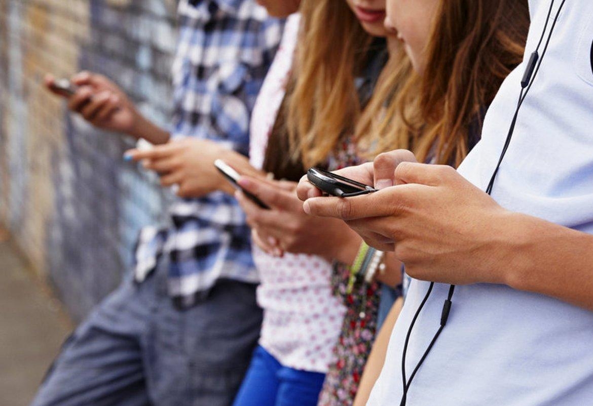 صداقات الإنترنت تتيح للغرباء البوح بالهموم