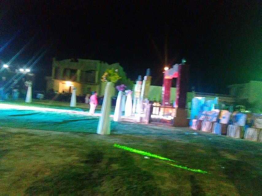 بالفيديو- في المنصورة السواسي: بعد الاحتجاجات والقنابل المسيلة للدموع... سهرة في عرس مع الشاب سليم نجم المواويل الشعبية ...