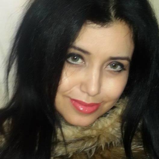 الفنانة دنيا المرنيسي:  تهميش الفن التشكيلي في تونس لن يمنعني من  الإبداع و النجاح