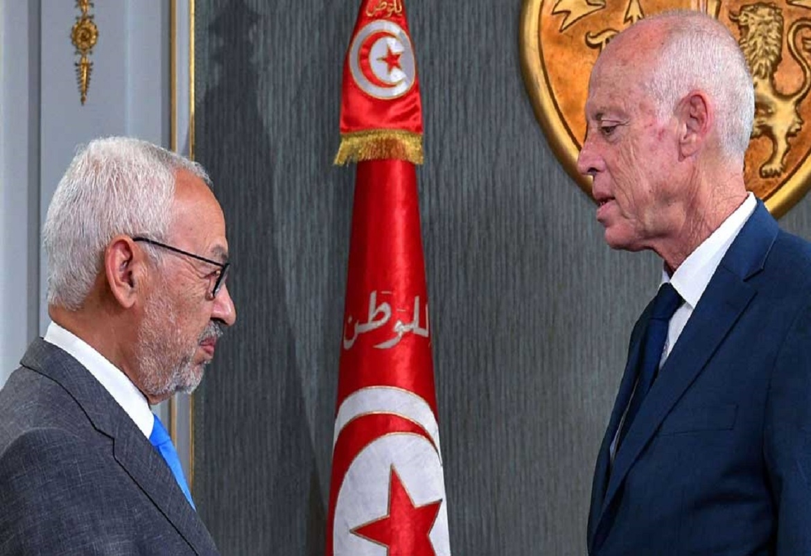 الغنوشي يدعو الرئيس سعيد إلى تطبيق الديمقراطية ويستفرد بقيادة النهضة