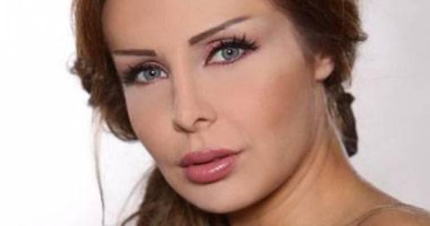 بالصورة: رولا سعد بإطلالة جريئة كأنها لا ترتدي شيئاً!