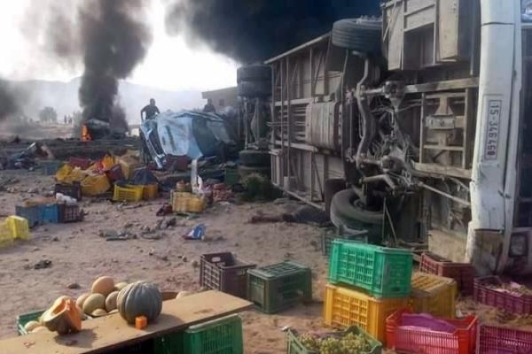 القصرين: أهالي خمودة يغلقون الطريق على خلفية فاجعة يوم أمس