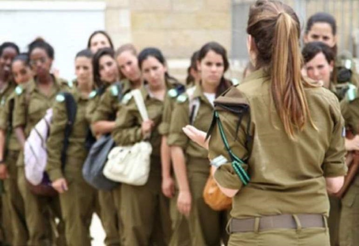 الضابطة الإسرائيلية التي تُرعب "حزب الله" سحاقية ومتزوجة من امرأة