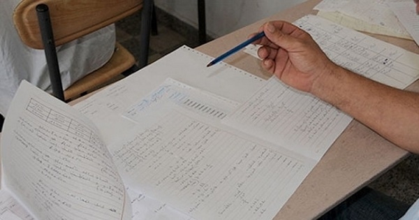 جامعة التعليم الثانوي تجدد تمسكها بقرار حجب الأعداد