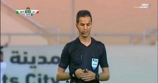 طاقم تحكيم ليبي يدير لقاء الإتحاد المنستيري و النادي الإفريقي