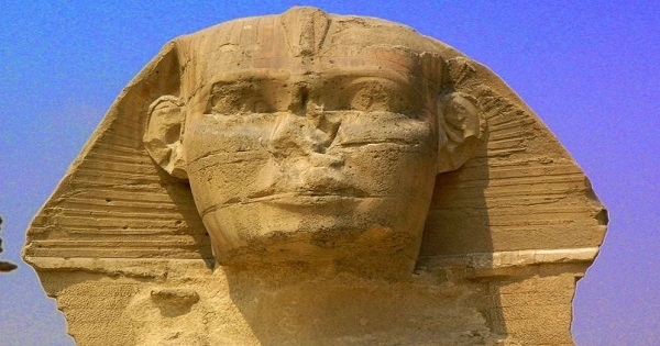 من كسر أنف أبو الهول؟