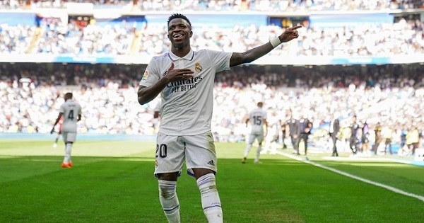 تزايد الإدانات للعنصرية وتعاطف واسع مع فينيسيوس جونيور لاعب ريال مدريد
