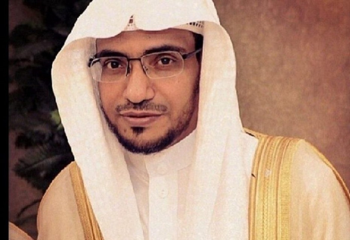 امرأة تشكو باكية من عدم خشوعها في الصلاة.. والشيخ المغامسي يطمئنها