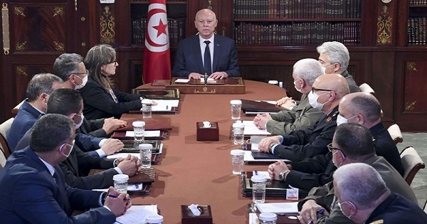 قيس سعيد يستدرج الغنوشي إلى مربع حل البرلمان
