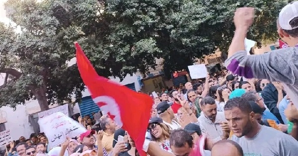 حتى يفهم الراي العام من هو المعلم النائب لدى وزارة التربية ؟