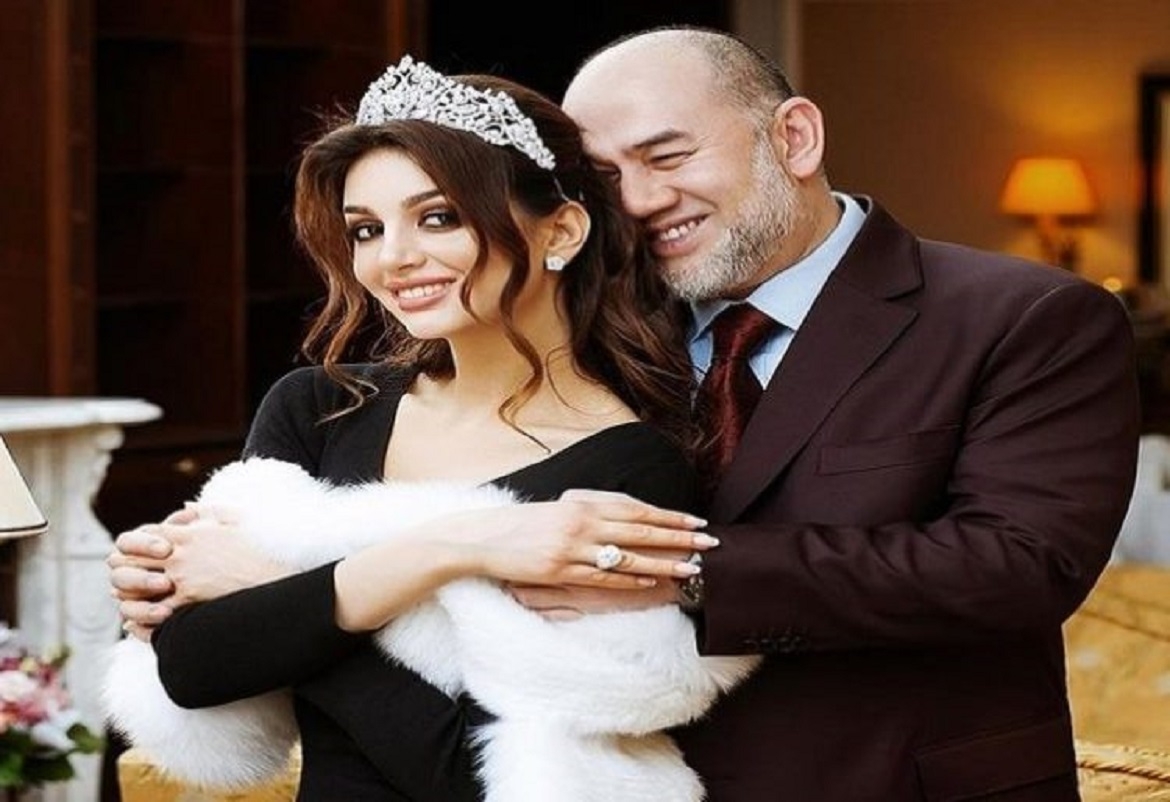 رد زوجة ملك ماليزيا السابق على أنباء طلاقهما!