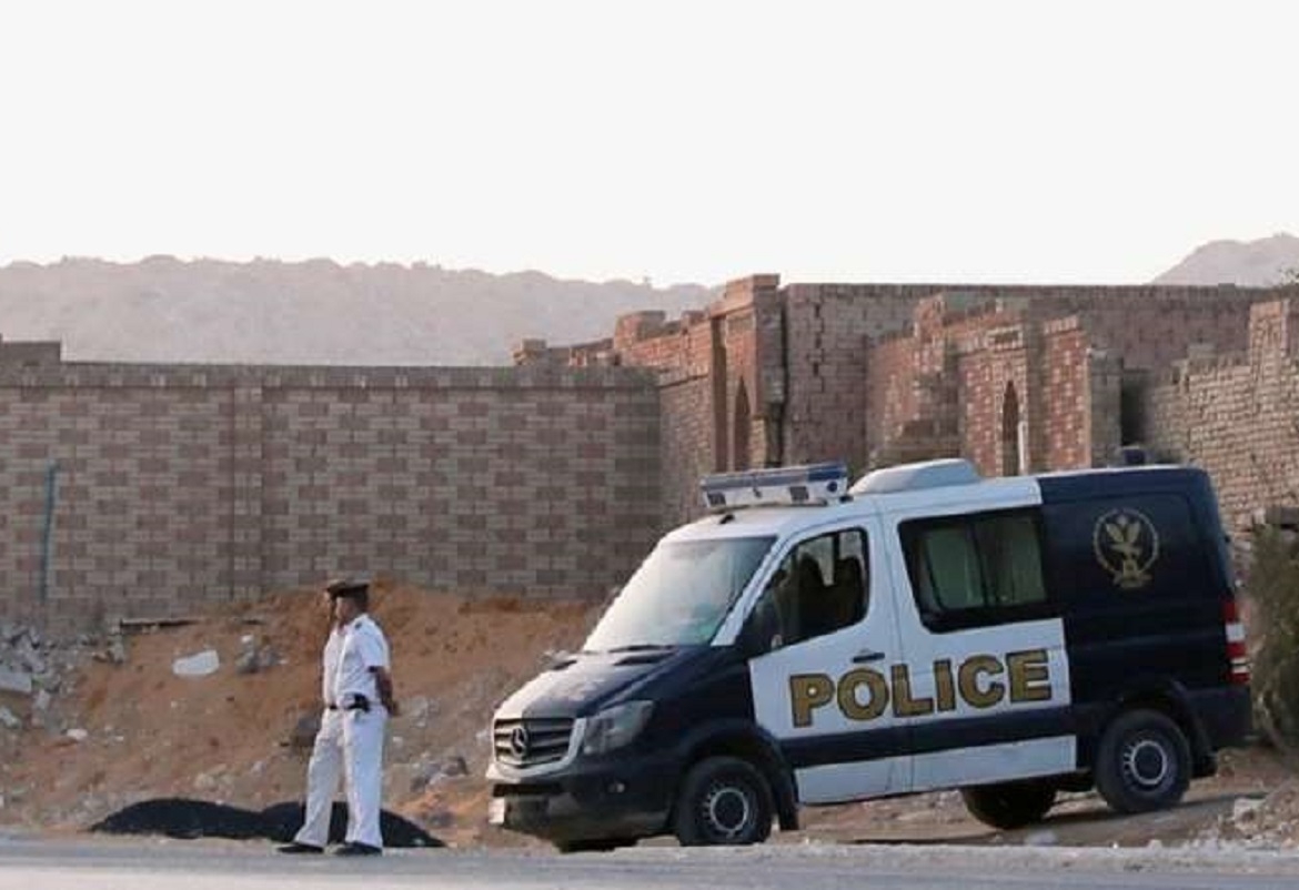 تفاصيل مثيرة… فتح قبر سيدة مصرية بعد سماع صوتها من داخل المقبرة!
