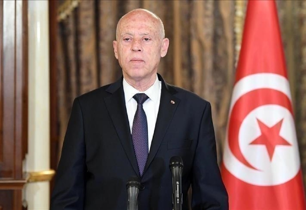 الرئيس يقيل اثنين من مستشاريه