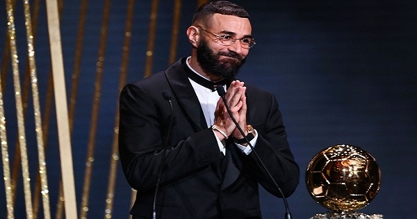 بنزيما يودع كأس العالم برسالة مؤثرة لجماهيره
