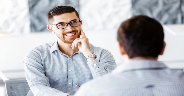 6 حيل نفسية تمكنك من كشف كذب الآخرين
