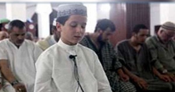 نابل: أطفال يؤمّون المصلّين في صلاة التراويح