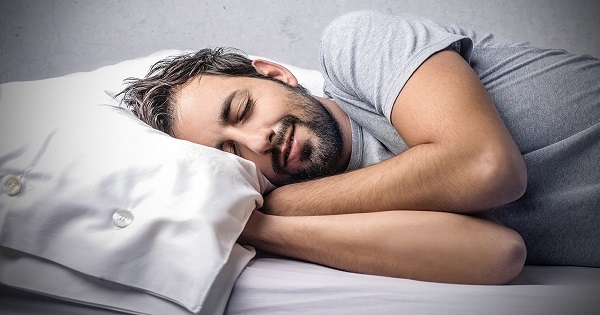 النوم 7 ساعات يوميا مثالي لأي شخص فوق سن الـ40