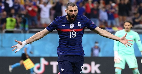 مفاجأة.. بنزيما يقترب من العودة لفرنسا في كأس العالم