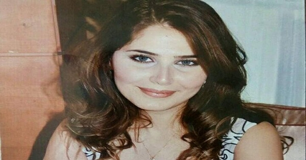استاذة لغة فرنسية جميلة جدا تكشف عن تردي مستوى التلاميذ في الفرنسية