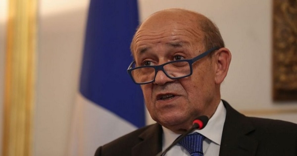 Tunisie : « Il y a un certain nombre d’actions préoccupantes initiées par le président Kais Saied » (Le Drian)