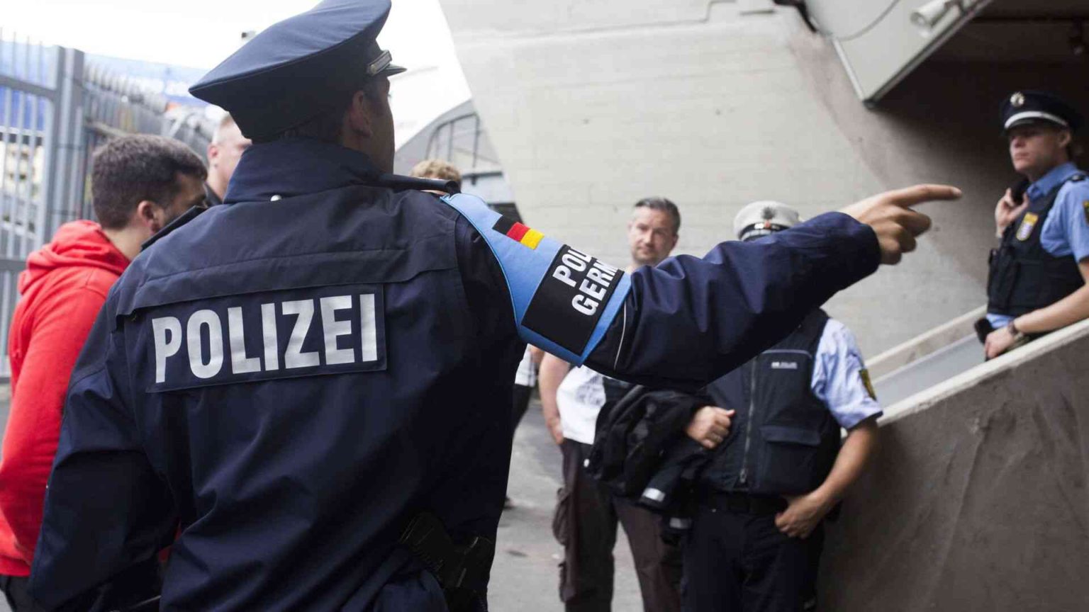 طبيبة أسنان تونسية تتعرض لحادث طعن في ألمانيا، وزير الخارجية يطمئن على صحتها