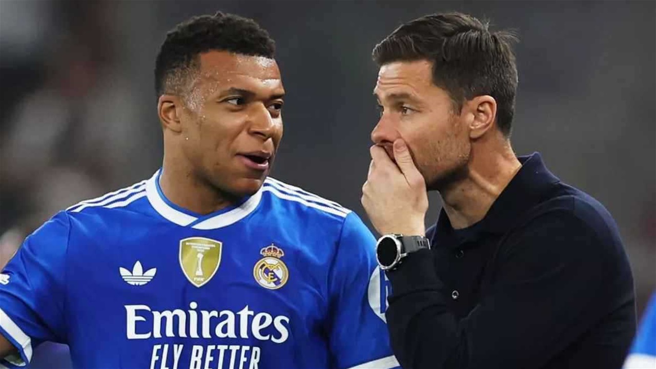 إصابة مبابي تهز ريال مدريد: تشابي ألونسو يراجع خياراته الهجومية قبل اختبار بيتيس