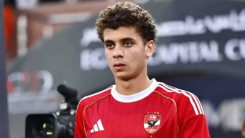 الأهلي يوافق على إعارة حمزة عبد الكريم إلى برشلونة