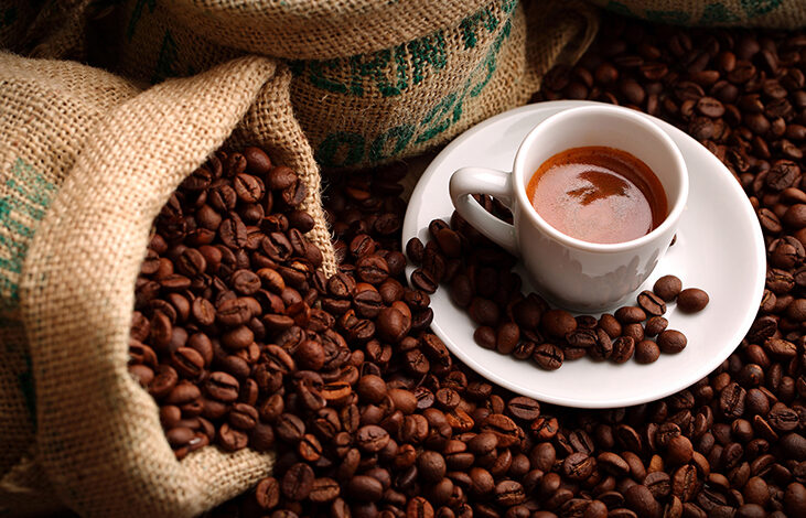 القهوة تحت المجهر: وزارة التجارة تُعلن الحرب على المهرّب وتُحذّر أصحاب المقاهي