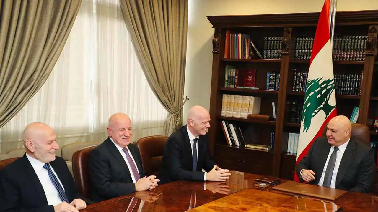 إنفانتينو يتسلّم جواز سفره اللبناني… واتفاق متقدم على مشروع استاد عالمي في بيروت