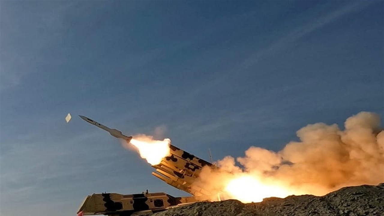 تل أبيب ترفع درجة التأهب… سيناريو صواريخ ثقيلة يخيّم على الجبهة الداخلية