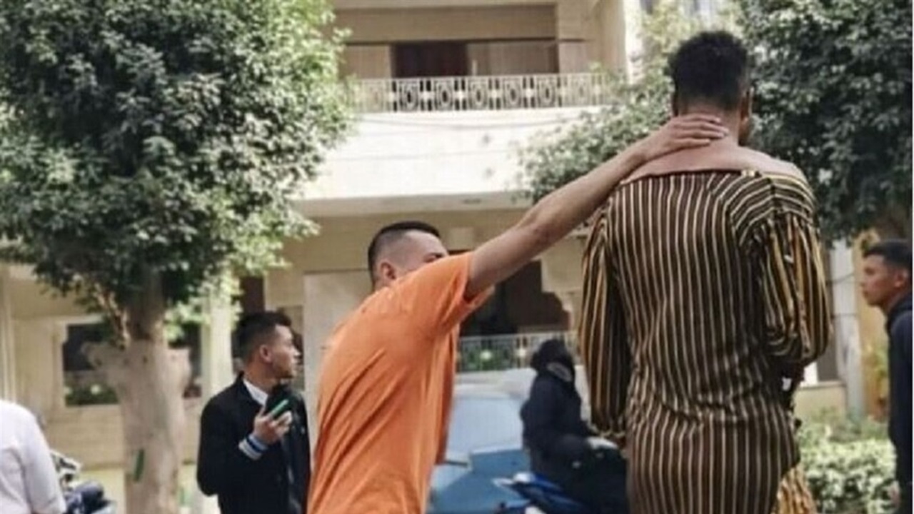 “زفة العار” تشعل الغضب في مصر… توقيف 9 متهمين بعد واقعة إذلال شاب في الشارع
