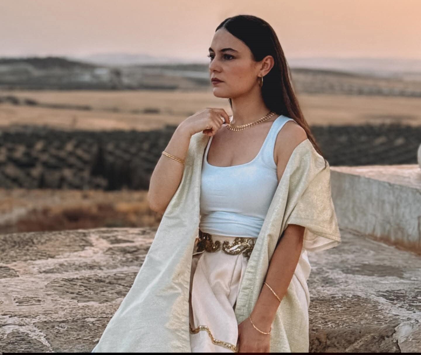 أسماء بن أحمد… ملكة الطرب التونسي بين الثقافة والجمال