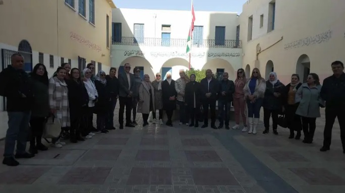 وقفة تضامنية للمربين بالمدارس الابتدائية في صفاقس